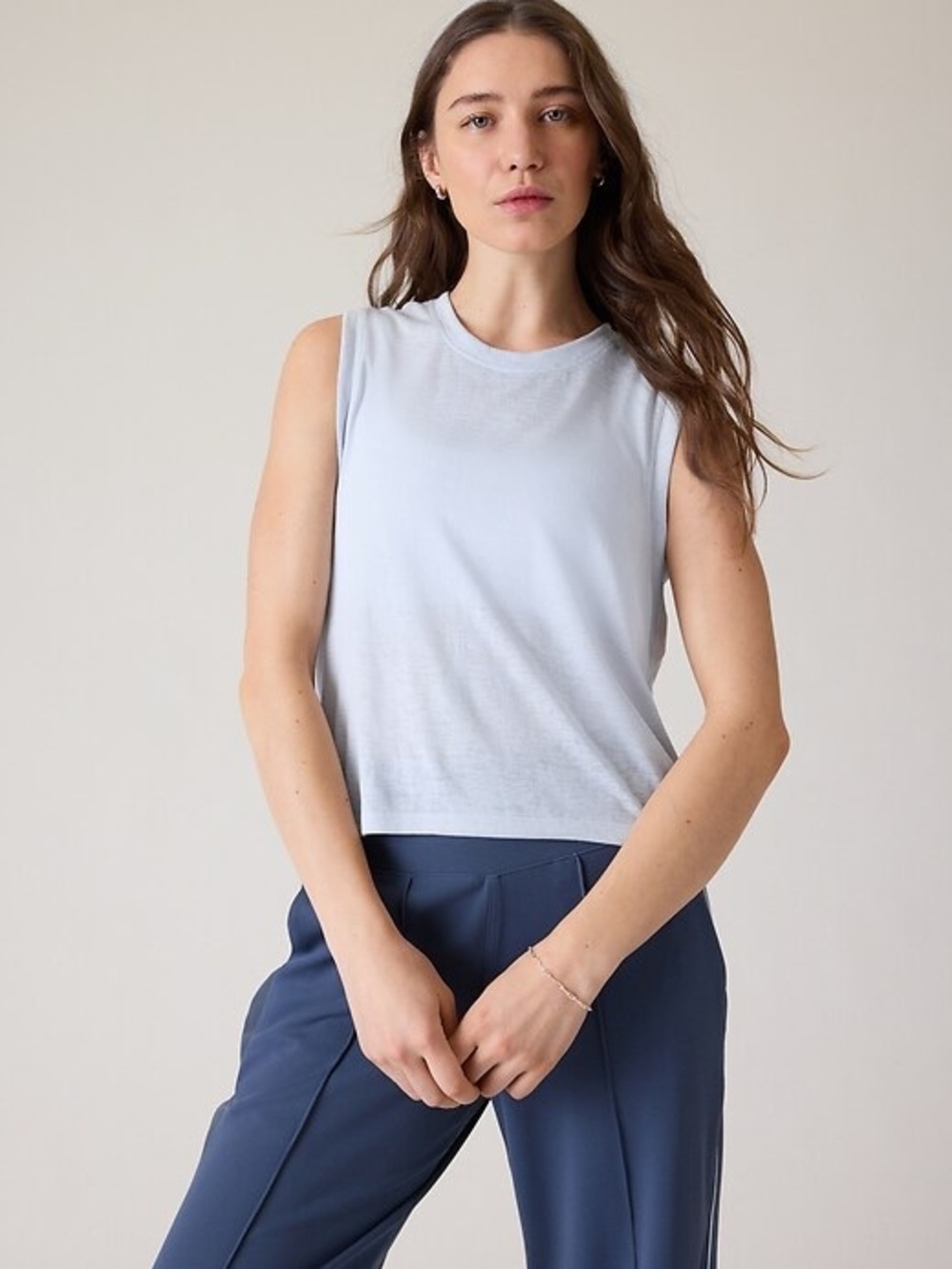 Athleta Breezy Muscle Tank Large snowfall blue linen texture cropped athleisure